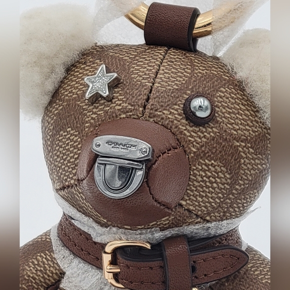 💥NWT💥 Coach Signature Bag Bear Charm Key Chain - Picture 2 of 7